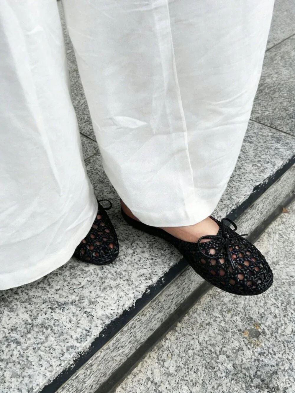 Black Vacation Women's Woven flat Sandals